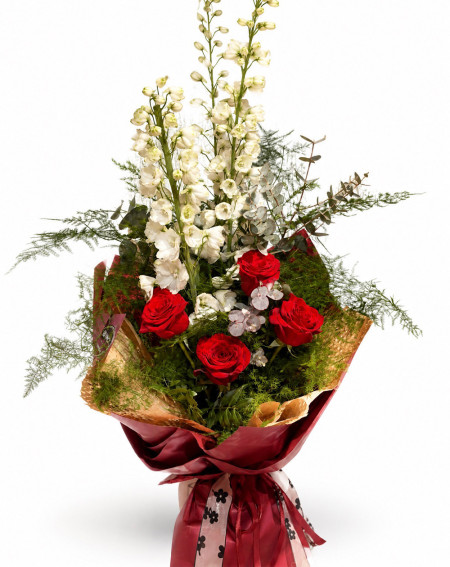 Scarlet Elegance – crvene ruže beli delfinijum
