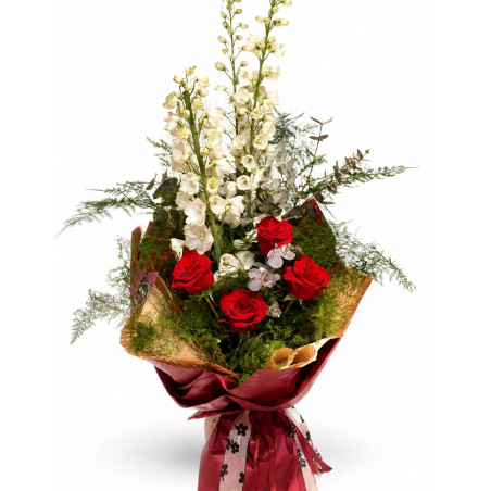 Scarlet Elegance – crvene ruže beli delfinijum