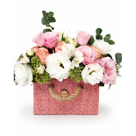 Blush Garden – cvetni aranžman u roze torbici